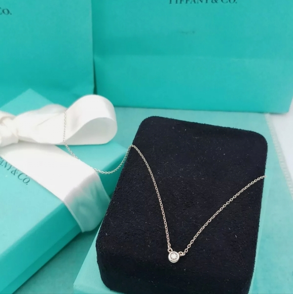 TIFFANY & Co Diamond Pendant on an 925 Sterling Silver 16inch Chain - Picture 3 of 9